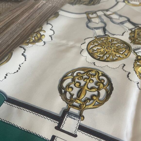 Vintage 100% Silk Hermes scarve by F. De La Perriere - Picture 5 of 12